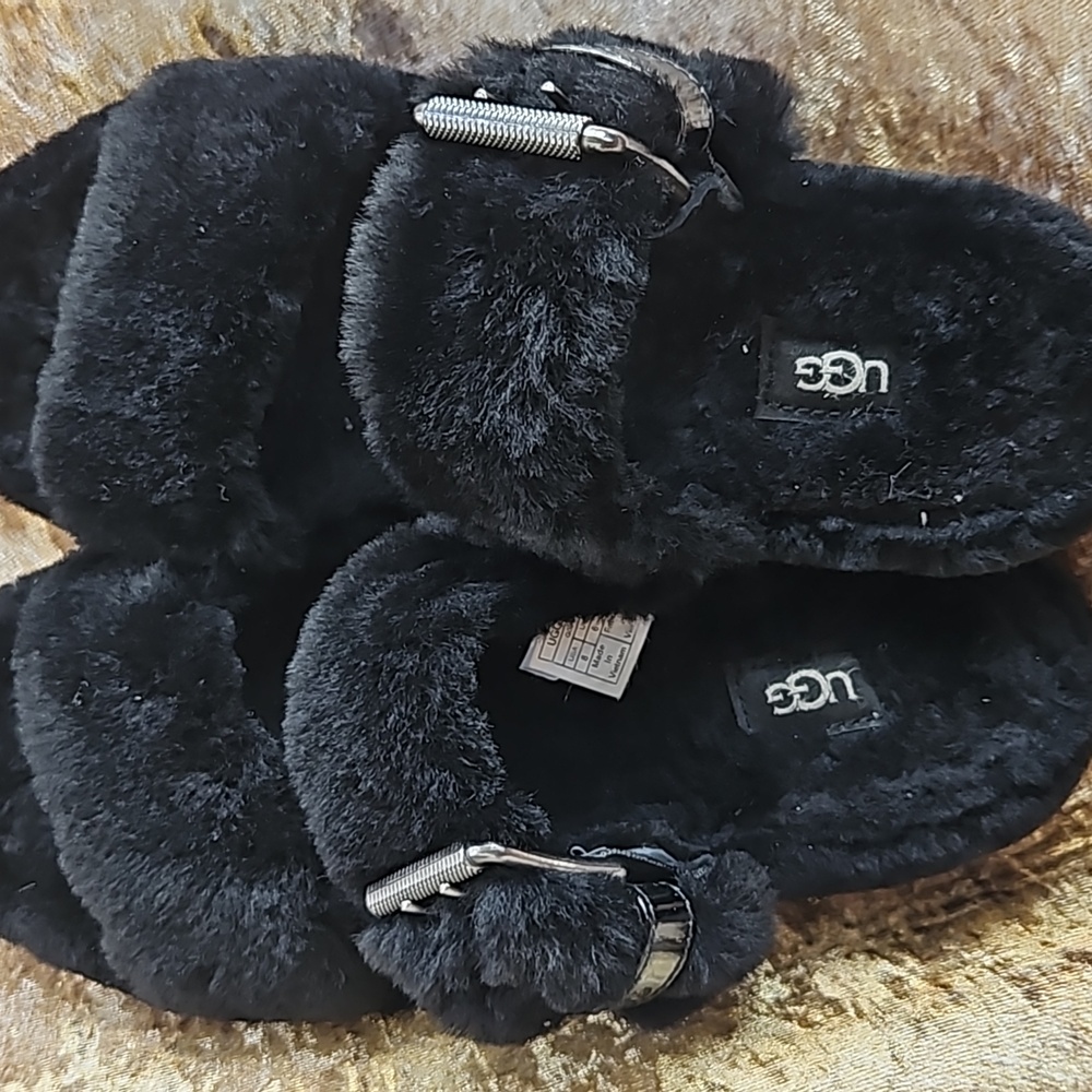 Ugg sandal slippers black buckle with a strap. New size 8